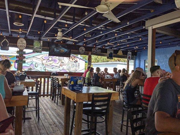 Rum Runners Bar & Grille