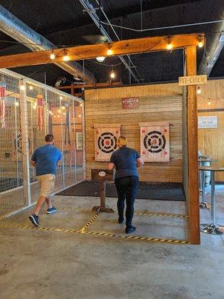 Stumpy’s Hatchet House - Tampa - Axe Throwing