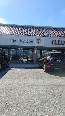 UPS Mail Box