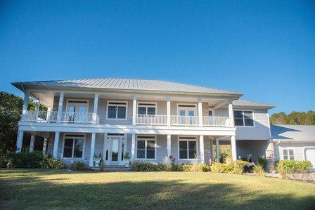 Southern Plantation Oasis