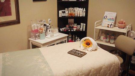 Chau Le Esthetician