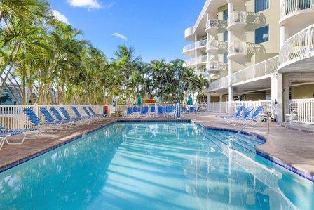 Crystal Palms Beach Resort