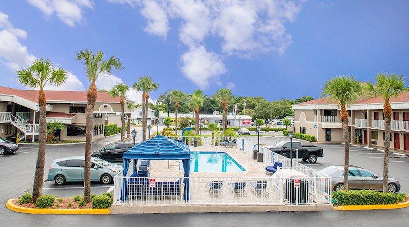 Hotel South Tampa & Suites