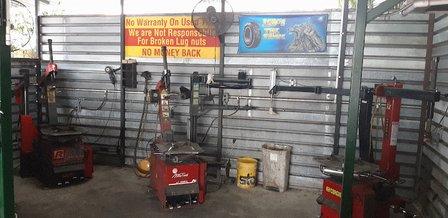 LOBO TIRES SERVICE