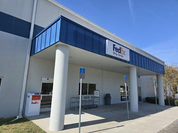 FedEx Ship Center