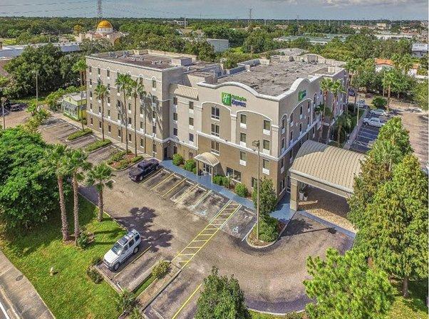 Holiday Inn Express & Suites Clearwater/US 19 N by IHG