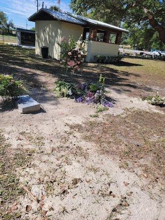 Lutz Cemetery