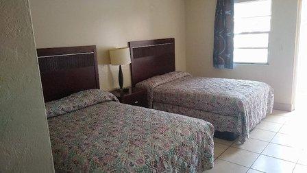 Oaks Motel