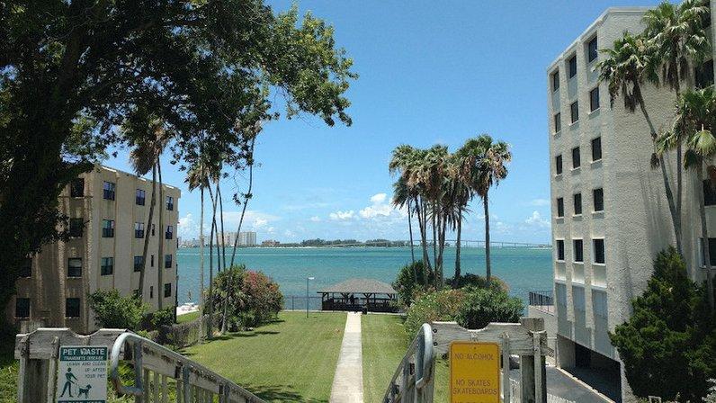 Harbor Oaks Place Inc