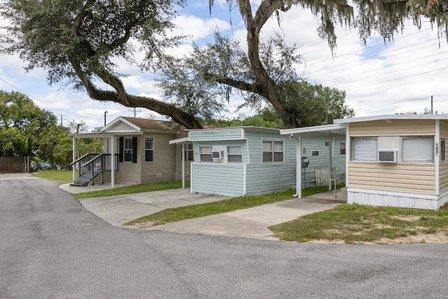 Little Lake Court RV Park