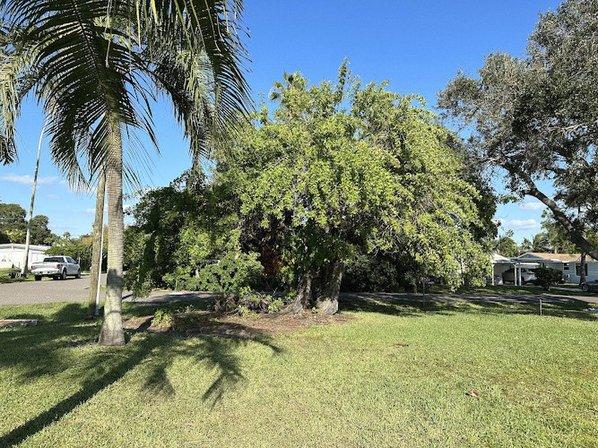 Smith Land Works - Landscaping and Lawn Care