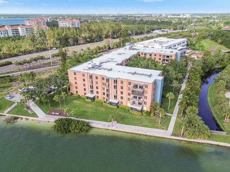 Addington Place at College Harbor