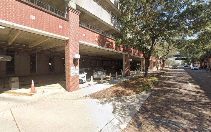 2010 N 13th St Parking