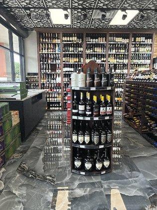 Bull Liquors & Cigar