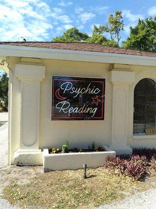 Psychic Readings by mia