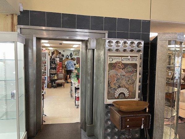 Antique Galleries of St. Petersburg