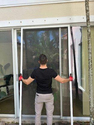DNA Sliding Doors
