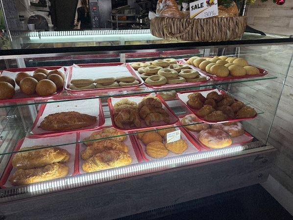 Mi Carreta Restaurant and Bakery