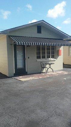D & F Pathway's Motel