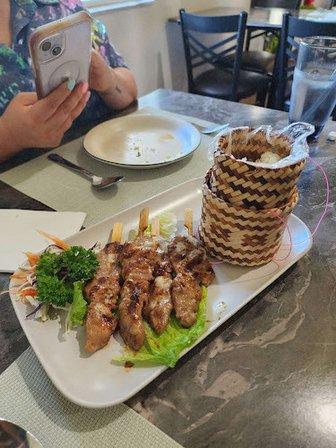 Roong Aroon Thai Cafe