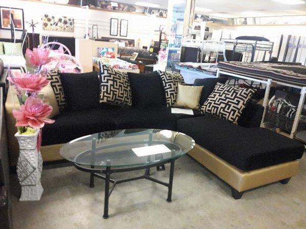 Le Furniture