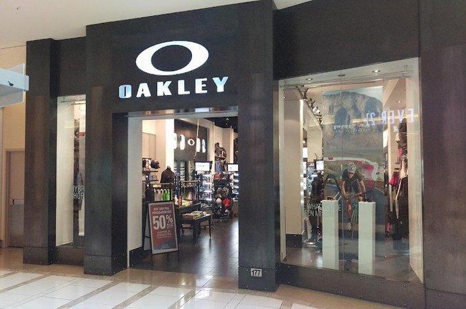 OAKLEY