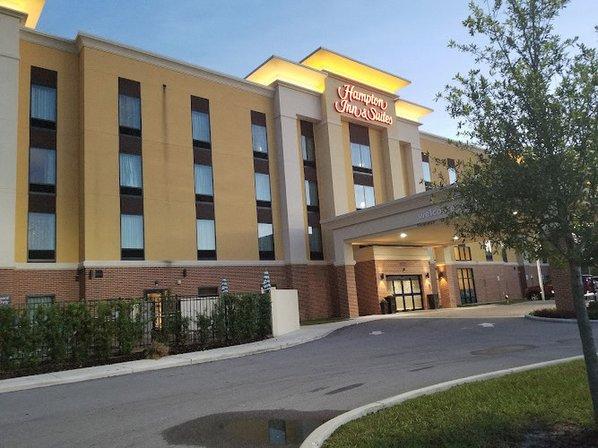 Hampton Inn & Suites Tampa Busch Gardens Area