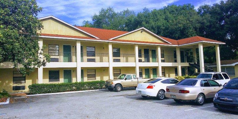 Courtyard Suite & Apartments