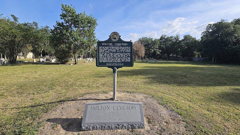 Holton Cemetery