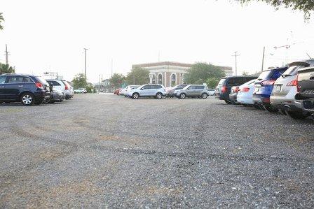 717 Parking L07