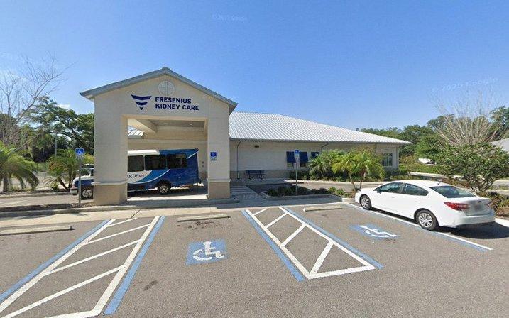 FRESENIUS KIDNEY CARE TOWN AND COUNTRY