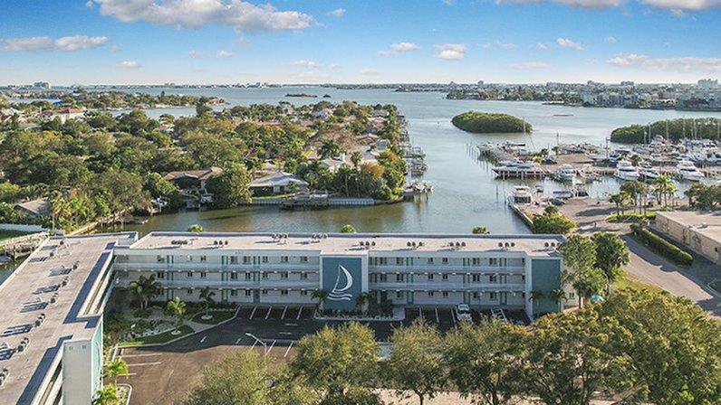 Sailpointe Apartments