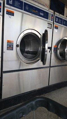 Outside Quick Way Laundry Mat