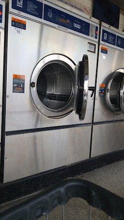 Outside Quick Way Laundry Mat