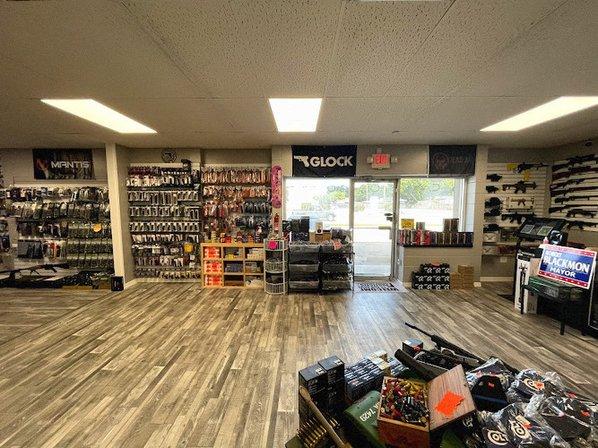 Gun Trader Den