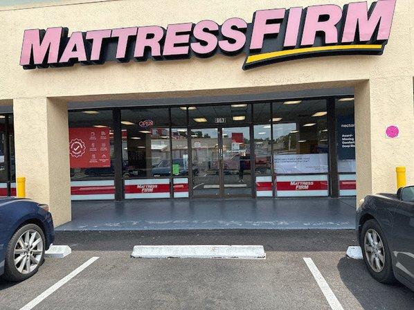 Mattress Firm Outlet - West Brandon Blvd