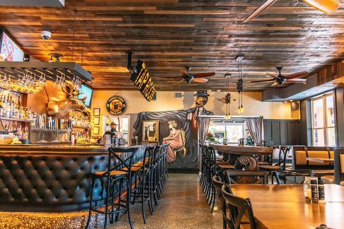 Tap Room at the Hollander Hotel