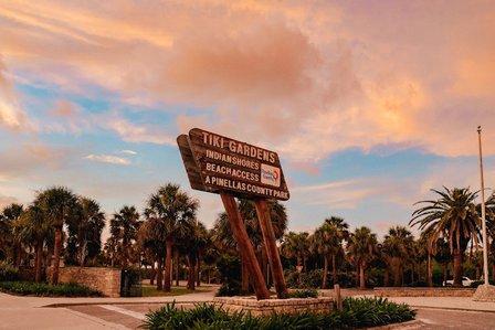 Tiki Gardens - Indian Shores Beach Access