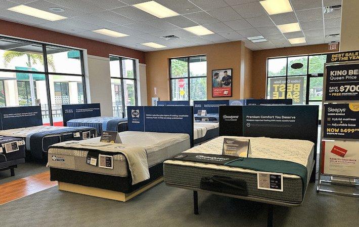 Mattress Firm Lakeside Village