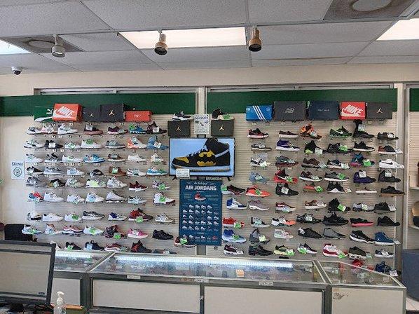 Value Pawn & Jewelry (7113 North Nebraska Avenue, Tampa)