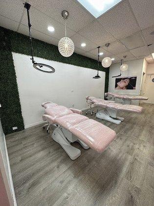 Glamorous House of Beauty