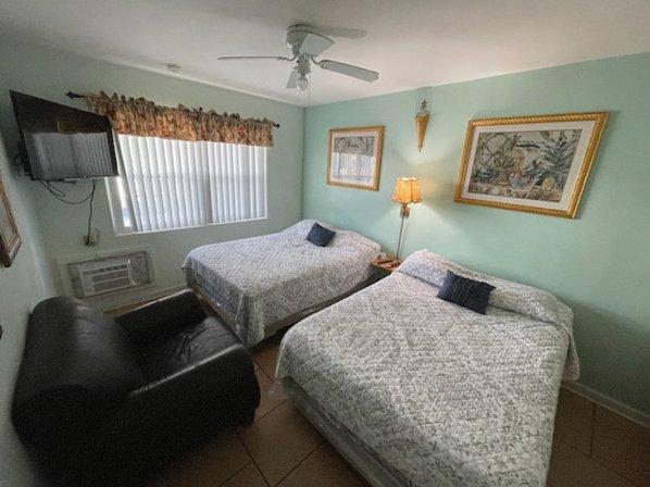 Silver Sands Motel