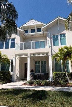 Floulis Sisters Luxury Realtor Coldwell Banker Realty, Florida