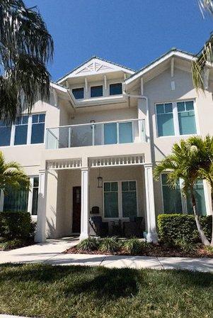 Floulis Sisters Luxury Realtor Coldwell Banker Realty, Florida