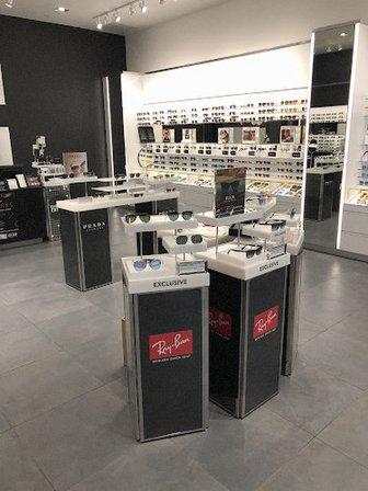 Sunglass Hut