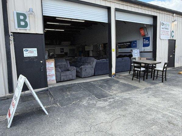 Furniture & Mattress Clearance Center (BoxDrop North Tampa)