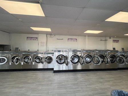 Spins Laundromat