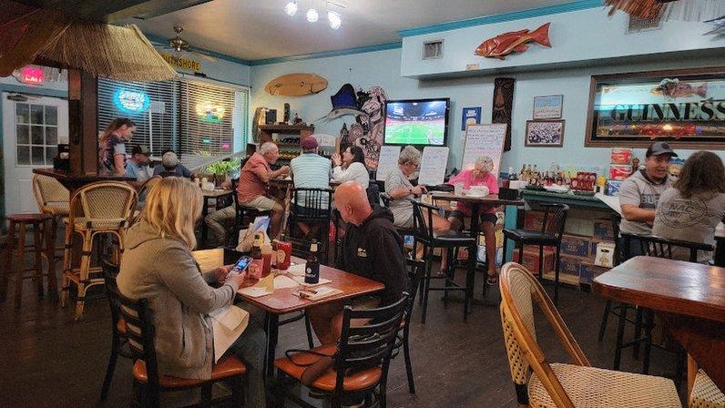 Wahoos Bayside Pub and Grill