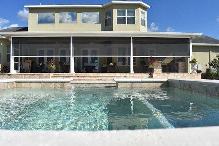 Gulf Coast Retractable Screens