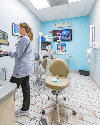 Westchase Smiles Institute - Implants and General Dentist